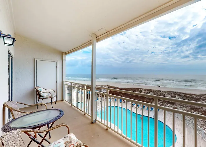 Apartment Two-story Gulf-front With A Pool Wifi Washer Dryer & Ac