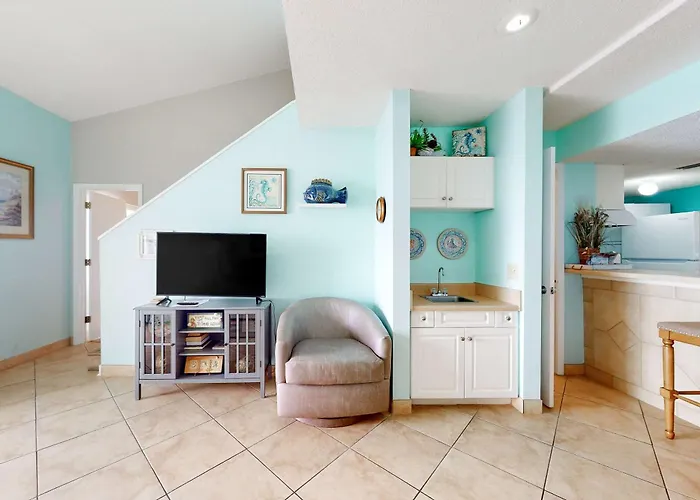 Two-story Gulf-front With A Pool Wifi Washer Dryer & Ac Apartment