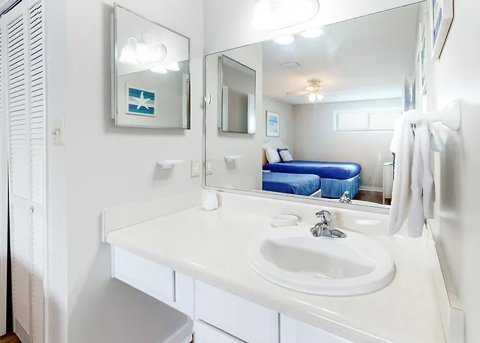 Apartment Two-story Gulf-front With A Pool Wifi Washer Dryer & Ac *